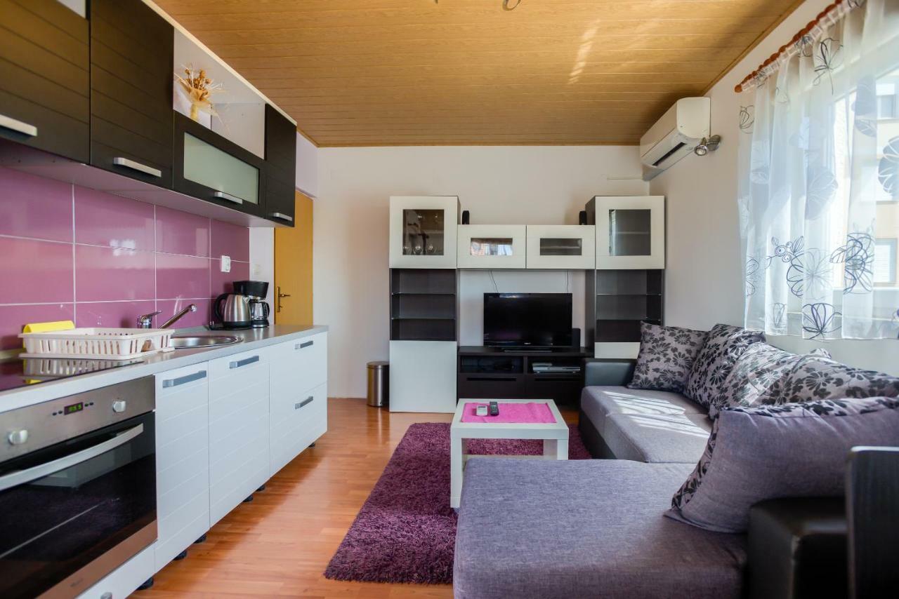Apartment Monica Liznjan Exterior photo